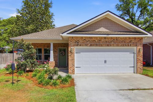 1571 Cedar St, Niceville, FL, 32578-8702 | Card Image