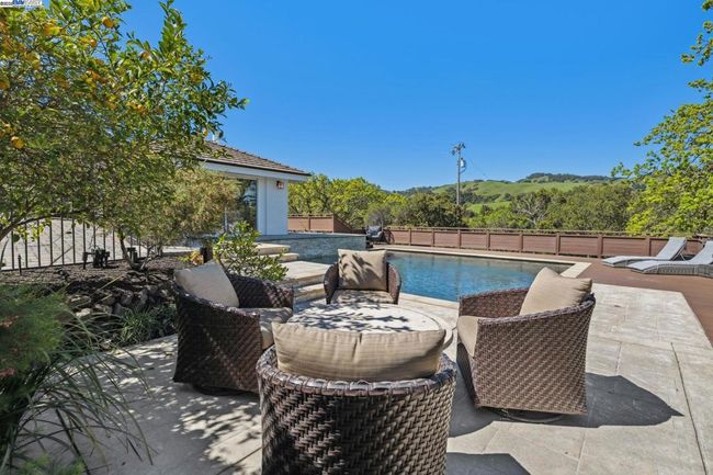 11 Leslyn Ln, House other with 5 bedrooms, 6 bathrooms and 2 parking in Lafayette CA | Image 53