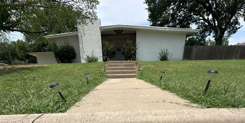 5736 Wedgmont Cir N, Fort Worth, TX, 76133-2804 | Card Image