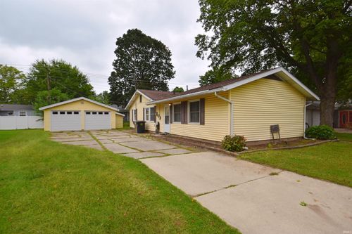 1127 Ebeling Dr, South Bend, IN, 46615-3705 | Card Image