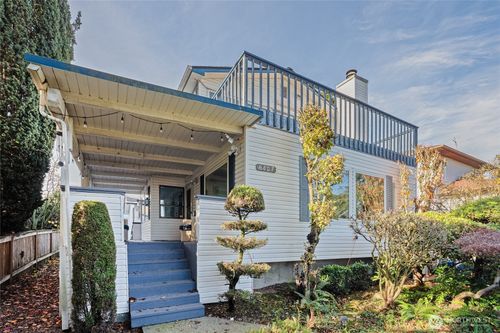 6807 Aurora Ave N, Seattle, WA, 98103-5326 | Card Image