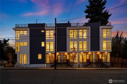 7526 6th Ave Nw, Seattle, WA, 98117-4946 | Card Image