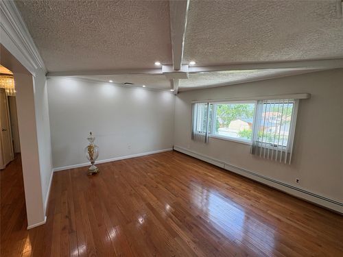 378 W Waukena Ave, Oceanside, NY, 11572-5026 | Card Image