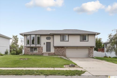 802 Fort St, Papillion, NE, 68046-3512 | Card Image
