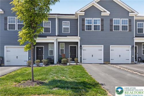 1274 Martin Rd, Breinigsville, PA, 18031-8736 | Card Image