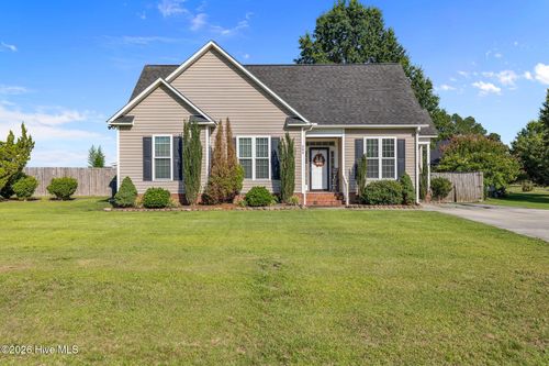 204 Planters Ridge Dr, Pikeville, NC, 27863-9712 | Card Image