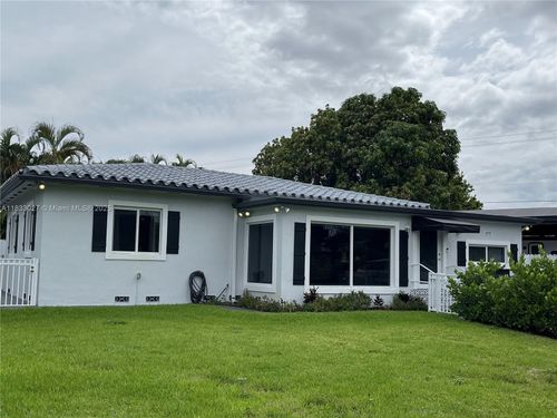 600 Forrest Dr, Miami Springs, FL, 33166-7205 | Card Image