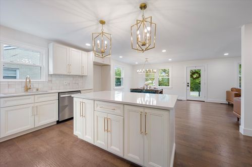 1521 Rosedale Ave, Nashville, TN, 37207-5551 | Card Image