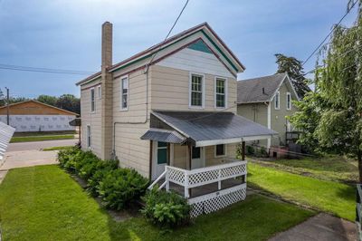 336 S Locust Street, House other with 4 bedrooms, 2 bathrooms and null parking in Reedsburg WI | Image 2