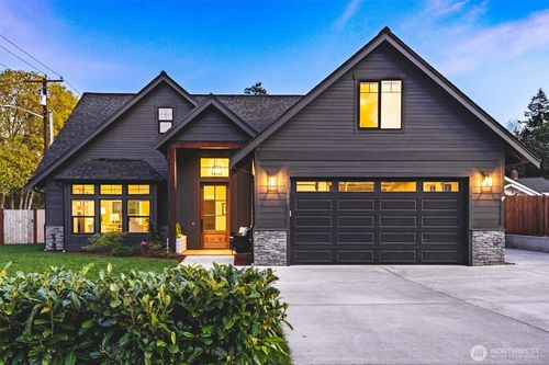 301 S Park St, Lynden, WA, 98264-9563 | Card Image