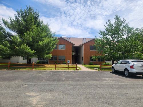 2-N7196 Three Rivers Boulevard, Germantown, WI, 53950 | Card Image