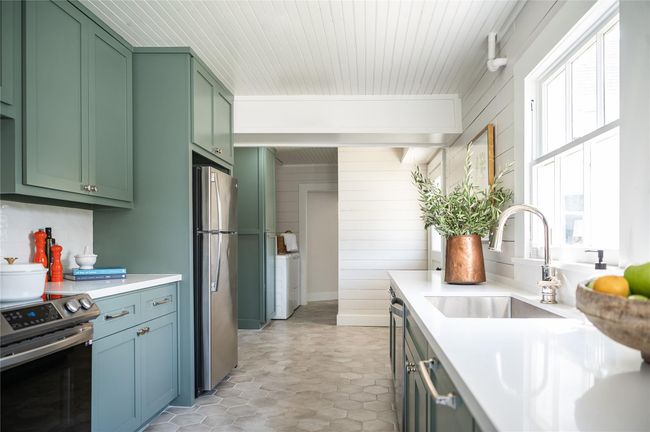 612 S Day St, House other with 4 bedrooms, 3 bathrooms and 1 parking in Brenham TX | Image 23