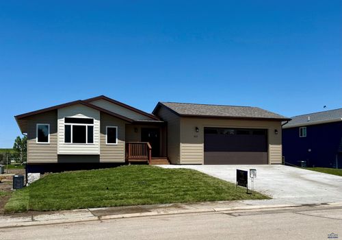 833 Ridgeview St, Belle Fourche, SD, 57717-4404 | Card Image