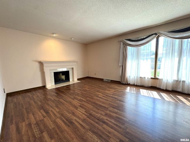 120 Basswood Rd, House other with 3 bedrooms, 3 bathrooms and null parking in Springfield IL | Image 5