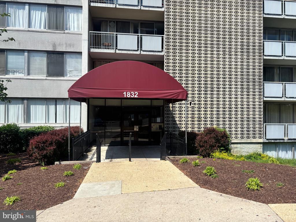 Residential in HYATTSVILLE