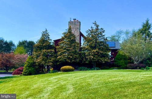 254 Stuart Rd, Carlisle, PA, 17015-9353 | Card Image