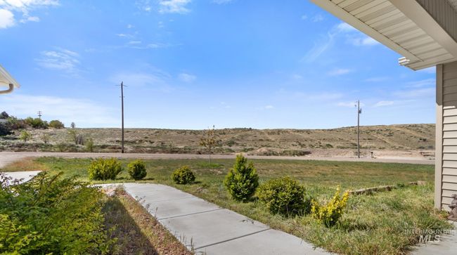 9248 Rolling Hills Ct, House other with 3 bedrooms, 2 bathrooms and 3 parking in Nampa ID | Image 5