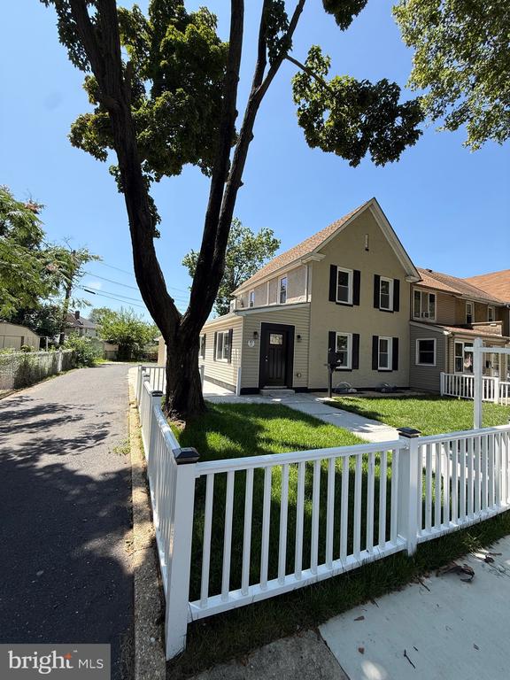 Residential in BROOKLAWN