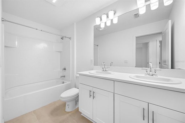 5913 Laurelcrest Gln, House other with 5 bedrooms, 4 bathrooms and null parking in PALMETTO FL | Image 12