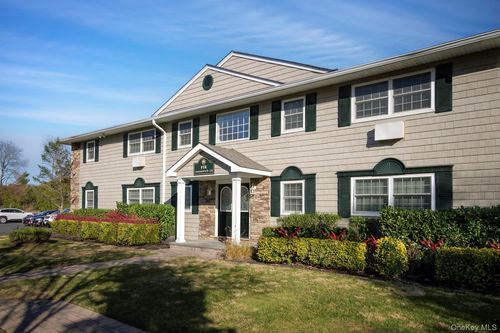 h01-1750 W Main St, Riverhead, NY, 11901-3193 | Card Image