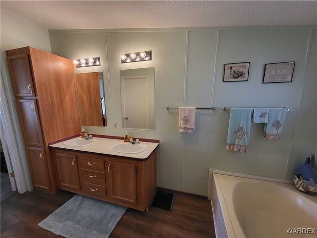 Bathroom | Image 30