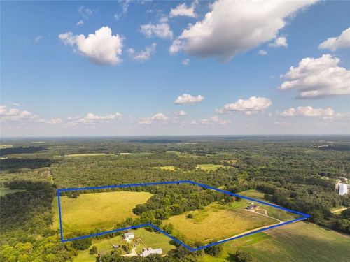 9735 S 325 Rd, El Dorado Springs, MO, 64744-8106 | Card Image