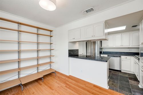 433-1510 W North Loop Blvd, Austin, TX, 78756-2029 | Card Image