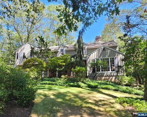 72 Rose Ave, Woodcliff Lake, NJ, 07677-7952 | Card Image