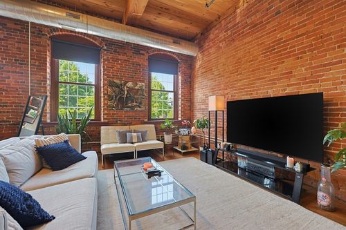 209-37 Millyard, Amesbury, MA, 01913 | Card Image