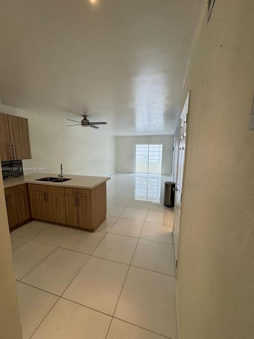 apt-118-120 Royal Palm Rd, Hialeah Gardens, FL, 33016-4646 | Card Image