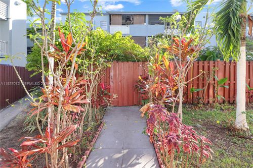 apt-g101-6195 W 18th Ave, Hialeah, FL, 33012-6130 | Card Image