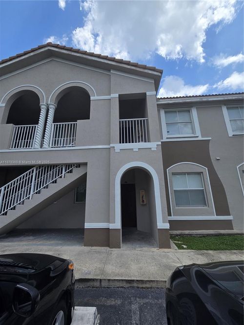 unit-203-1661 Se 28th St, Homestead, FL, 33035-2511 | Card Image