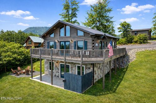 705 Rondayview Ln, Sevierville, TN, 37876-1478 | Card Image