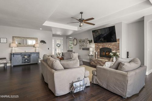 390 Angelina Cir, Wellington, NV, 89444-9522 | Card Image