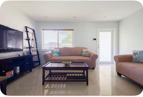 601 Nw 116th St, Miami, FL, 33168-3438 | Card Image