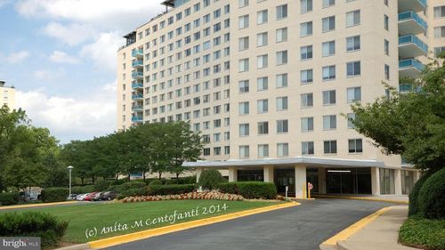 apt-823-10401 Grosvenor Pl, NORTH BETHESDA, MD, 20852-4635 | Card Image