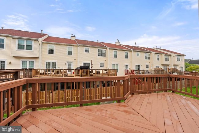 6804 Signature Cir, Townhouse with 3 bedrooms, 4 bathrooms and null parking in ALEXANDRIA VA | Image 12
