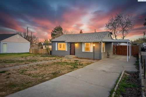 2211 W 6th Ave, Kennewick, WA, 99336-4706 | Card Image