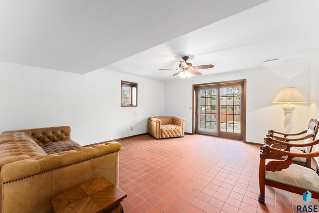 504 E Plum Creek Rd, House other with 4 bedrooms, 5 bathrooms and null parking in Sioux Falls SD | Image 37