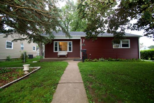 2729 Bellevue Ave, Bettendorf, IA, 52722-4419 | Card Image