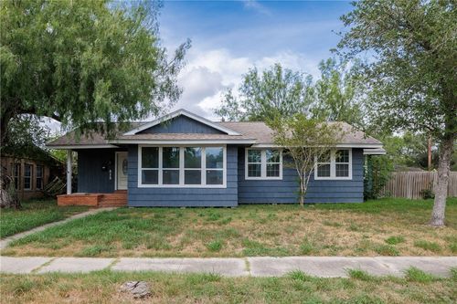 615 E Henderson St, Bishop, TX, 78343-2903 | Card Image