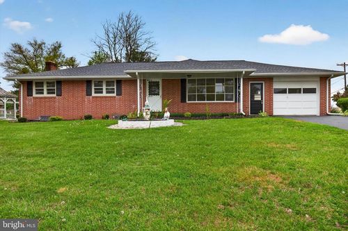 2360 Redwood Rd, YORK, PA, 17408-3943 | Card Image