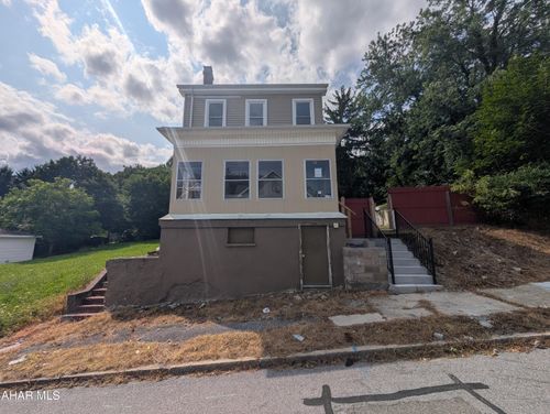 120 E Walnut Ave, Altoona, PA, 16601-5206 | Card Image