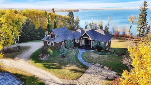 2210B Township Road 392, Lacombe County, AB, T4E2W7 | Card Image