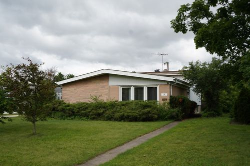 54 Fernwood Dr, Glenview, IL, 60025-4832 | Card Image