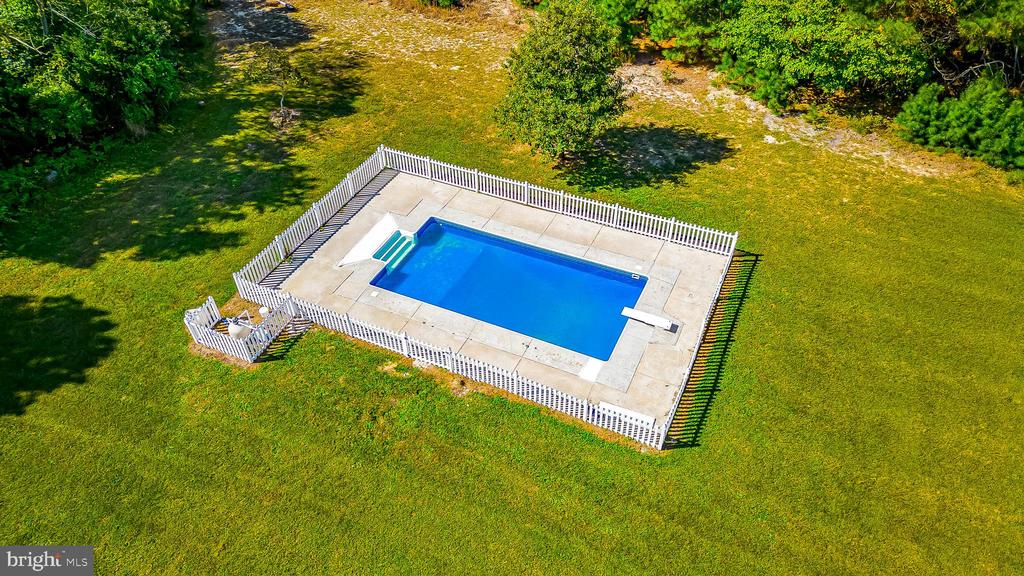 Residential in MILTON 4