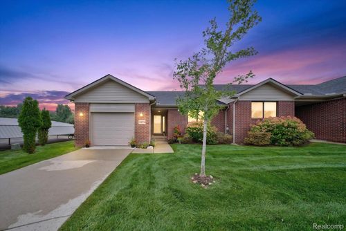 1471 Duncan Dr, Chelsea, MI, 48118-1616 | Card Image