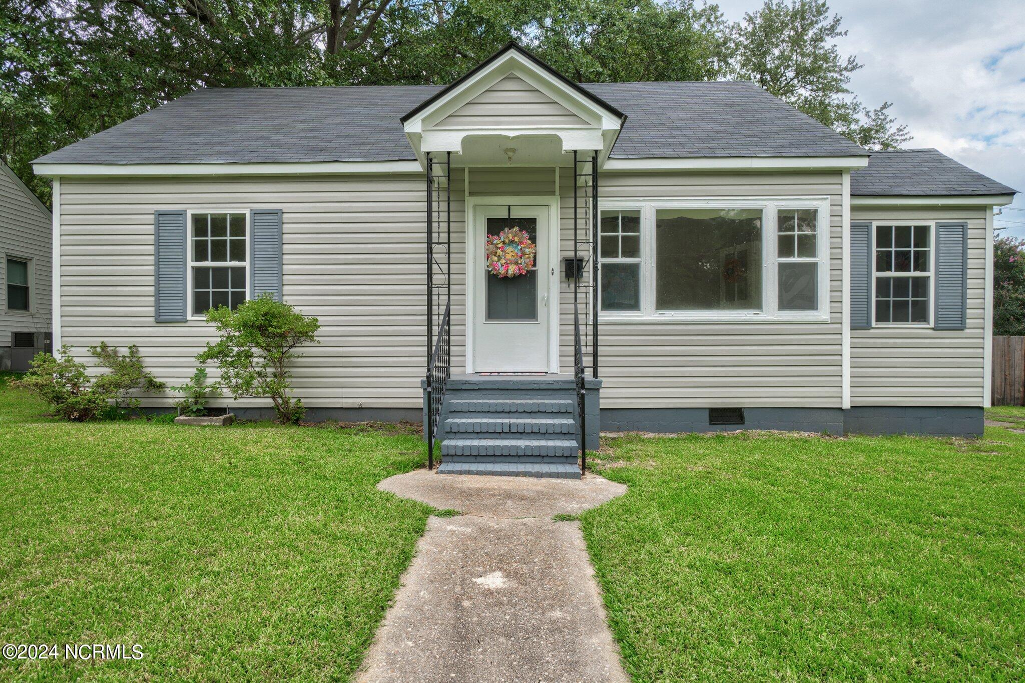Vance St, Roanoke Rapids, NC 27870