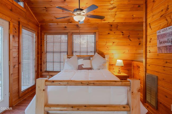 Alcove in the Master Bedroom - Cabin 2 | Image 18
