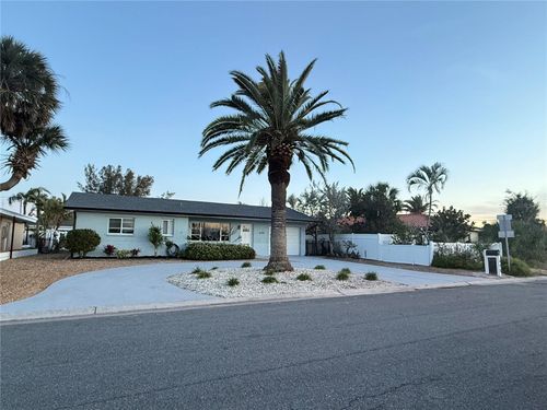 490 82nd Ave, ST PETE BEACH, FL, 33706-1504 | Card Image